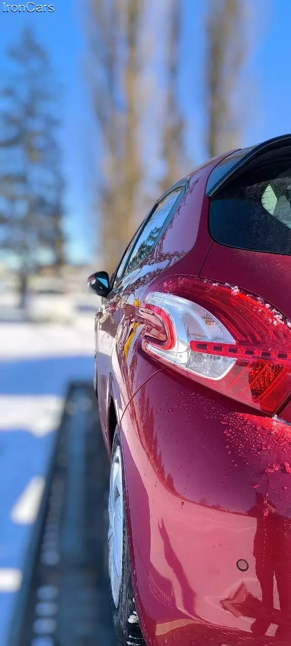 PEUGEOT 208 Allure Aut.