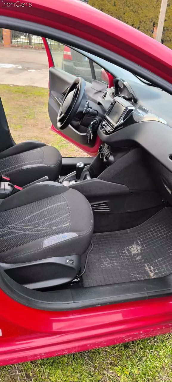 PEUGEOT 208 Allure Aut.