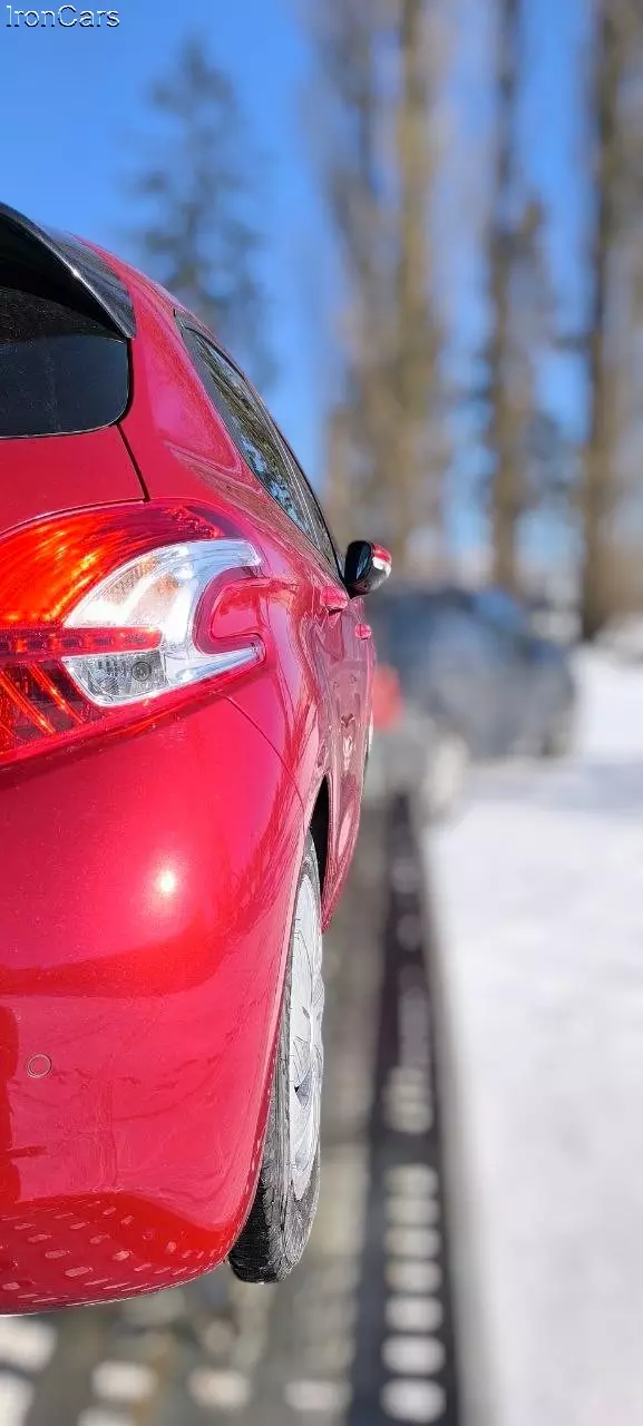 PEUGEOT 208 Allure Aut.