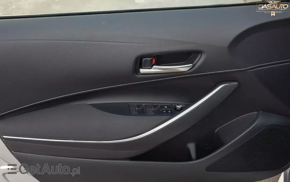 TOYOTA Corolla 1.8 Hybrid Business Edition