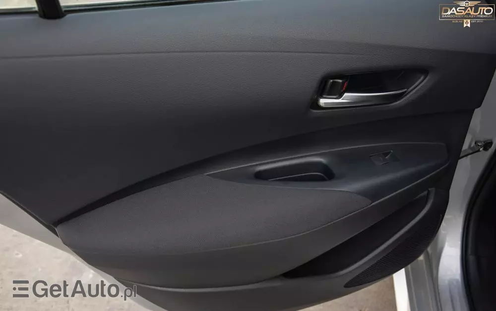 TOYOTA Corolla 1.8 Hybrid Business Edition