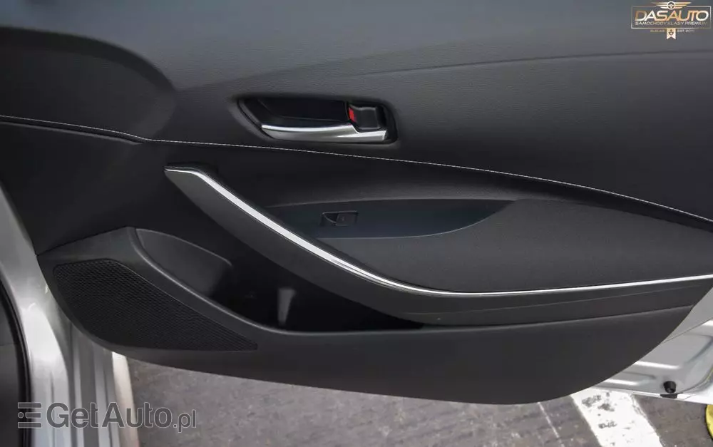 TOYOTA Corolla 1.8 Hybrid Business Edition