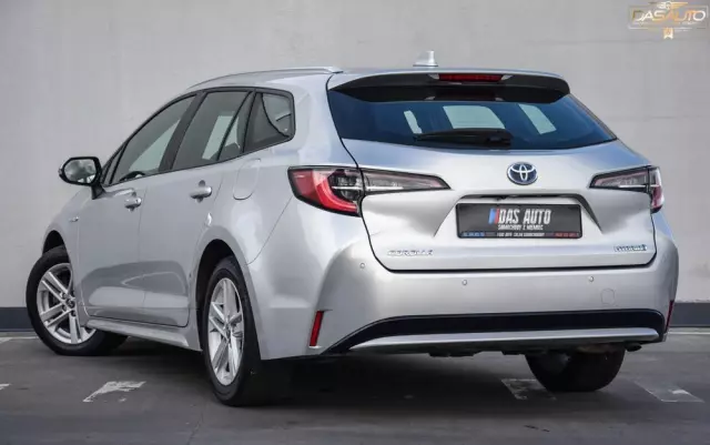 TOYOTA Corolla 1.8 Hybrid Business Edition