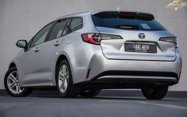 TOYOTA Corolla 1.8 Hybrid Business Edition