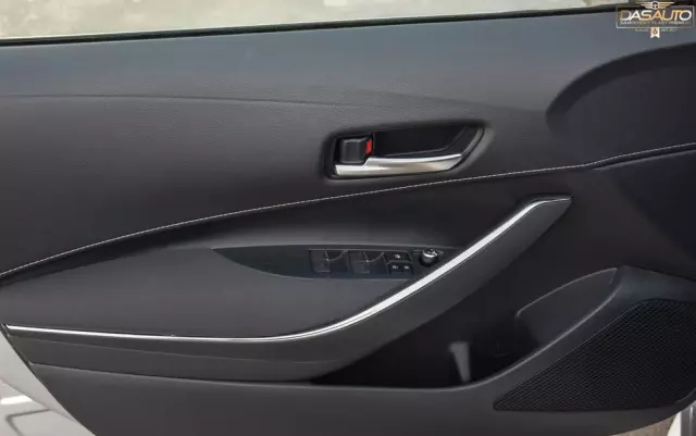 TOYOTA Corolla 1.8 Hybrid Business Edition