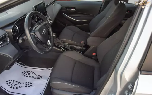 TOYOTA Corolla 1.8 Hybrid Business Edition