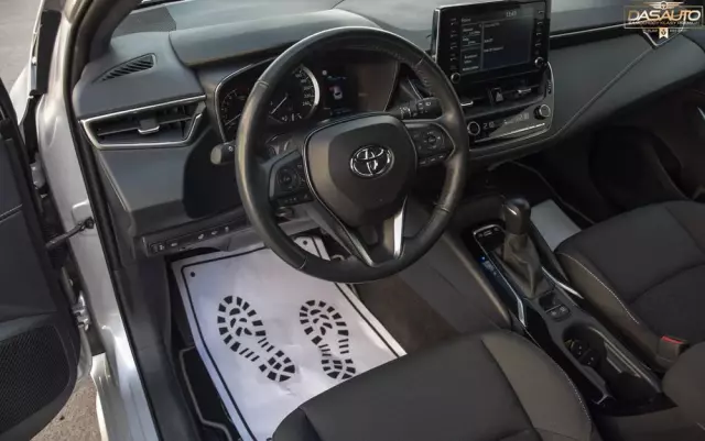 TOYOTA Corolla 1.8 Hybrid Business Edition