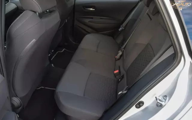 TOYOTA Corolla 1.8 Hybrid Business Edition