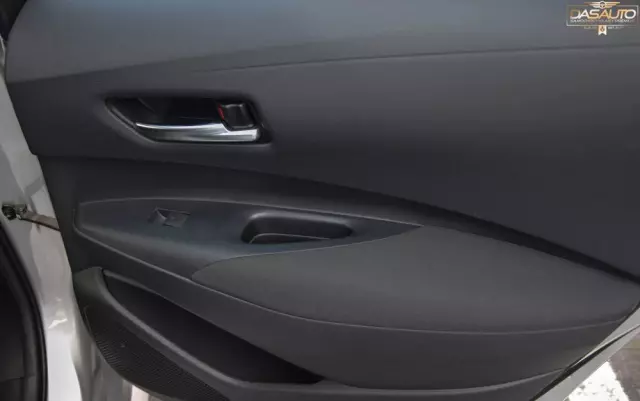 TOYOTA Corolla 1.8 Hybrid Business Edition