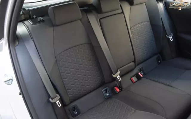 TOYOTA Corolla 1.8 Hybrid Business Edition