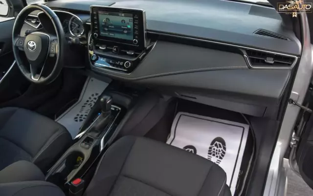 TOYOTA Corolla 1.8 Hybrid Business Edition