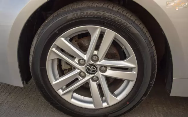 TOYOTA Corolla 1.8 Hybrid Business Edition