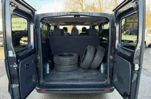 OPEL Vivaro 