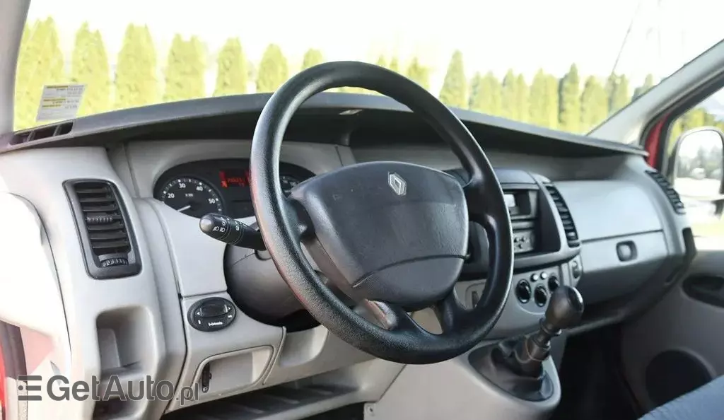 RENAULT Trafic 