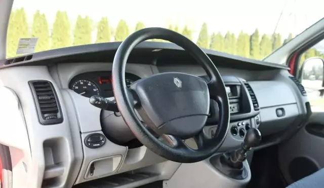 RENAULT Trafic 
