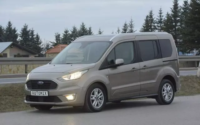 FORD Tourneo Connect 1.5 EcoBlue Start-Stop Titanium