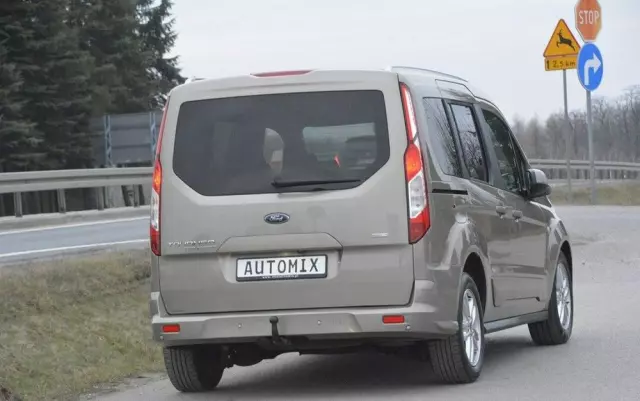 FORD Tourneo Connect 1.5 EcoBlue Start-Stop Titanium