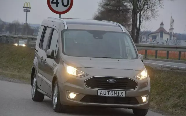 FORD Tourneo Connect 1.5 EcoBlue Start-Stop Titanium