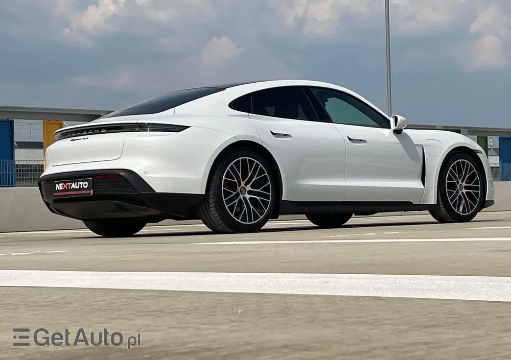 PORSCHE Taycan 4S Performance Plus