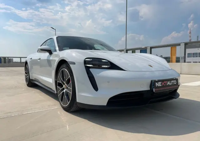 PORSCHE Taycan 4S Performance Plus