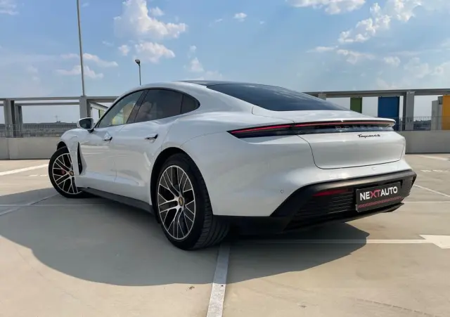 PORSCHE Taycan 4S Performance Plus
