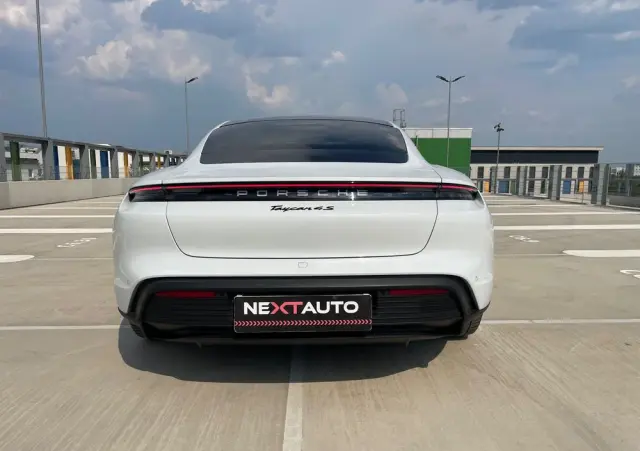 PORSCHE Taycan 4S Performance Plus