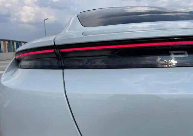 PORSCHE Taycan 4S Performance Plus