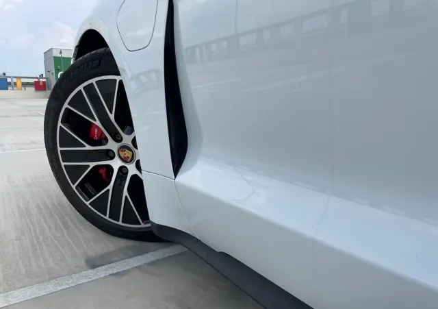 PORSCHE Taycan 4S Performance Plus