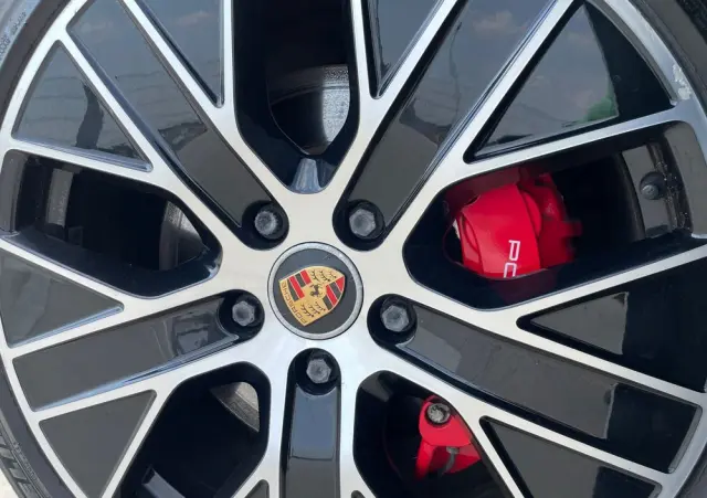 PORSCHE Taycan 4S Performance Plus