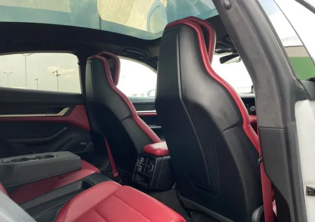 PORSCHE Taycan 4S Performance Plus