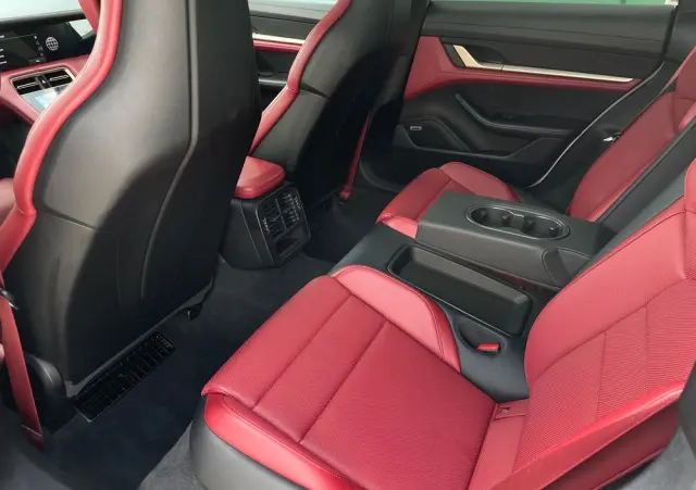 PORSCHE Taycan 4S Performance Plus