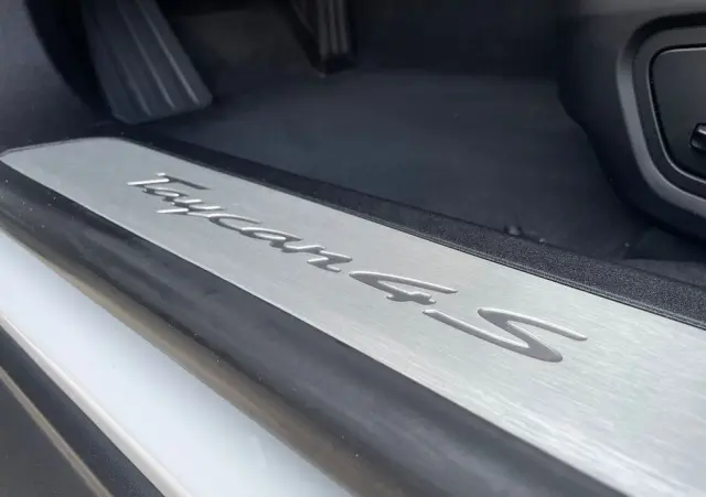 PORSCHE Taycan 4S Performance Plus