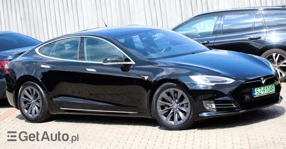TESLA Model S Dual Motor Allradantrieb