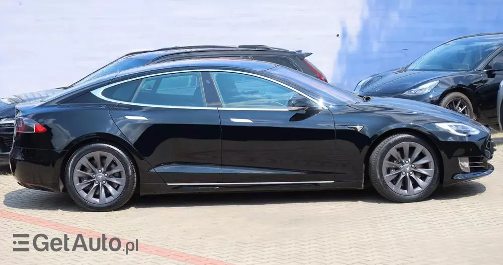 TESLA Model S Dual Motor Allradantrieb
