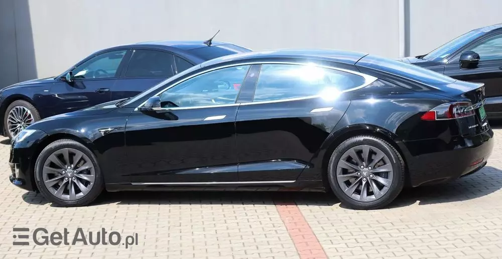 TESLA Model S Dual Motor Allradantrieb