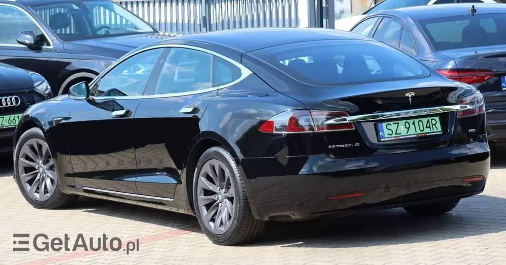 TESLA Model S Dual Motor Allradantrieb