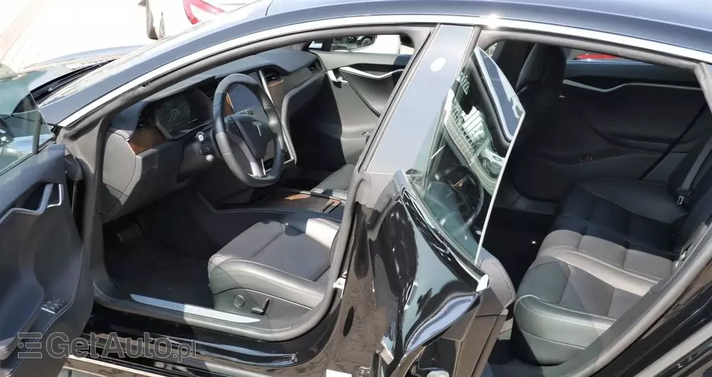 TESLA Model S Dual Motor Allradantrieb