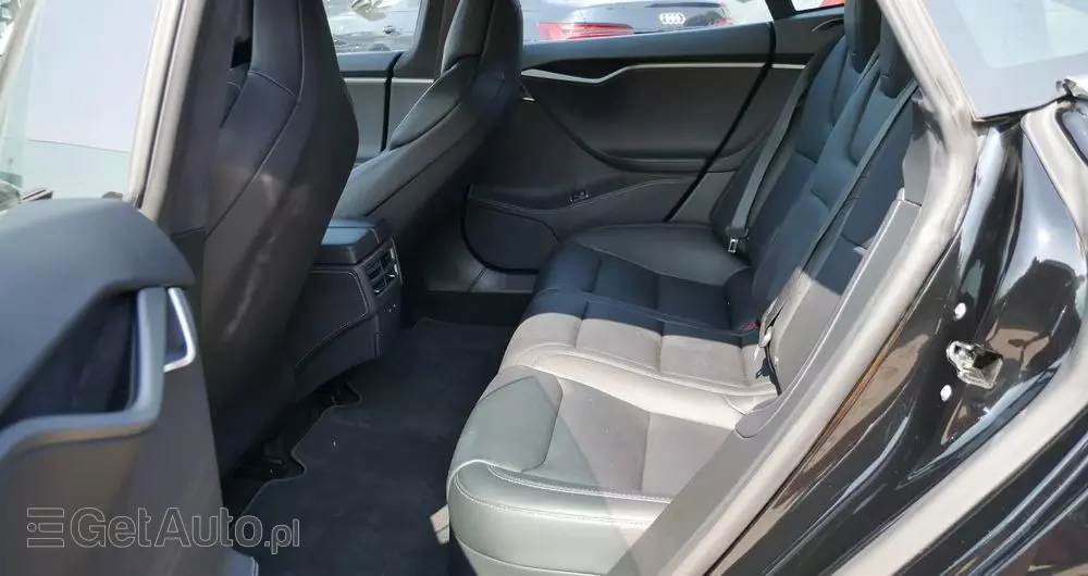TESLA Model S Dual Motor Allradantrieb