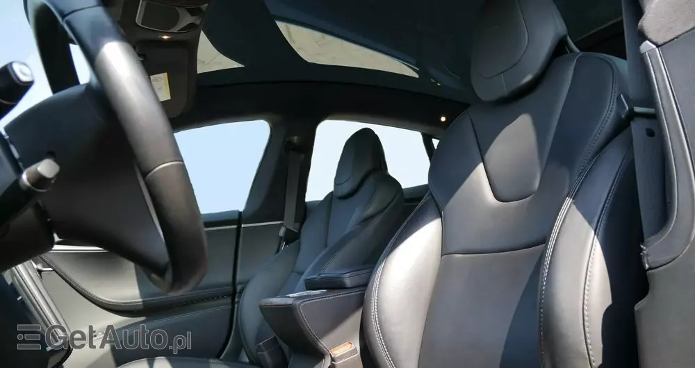 TESLA Model S Dual Motor Allradantrieb