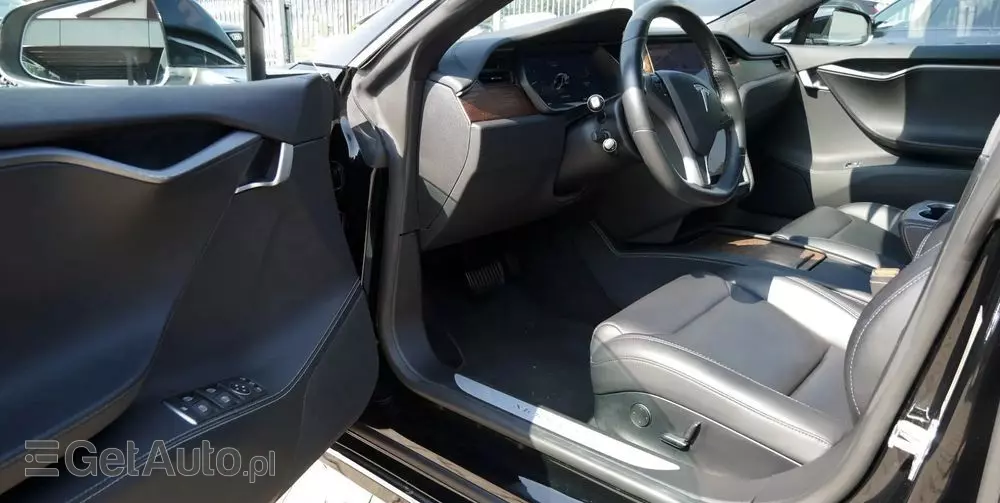 TESLA Model S Dual Motor Allradantrieb