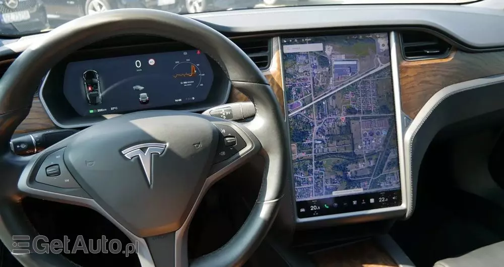 TESLA Model S Dual Motor Allradantrieb