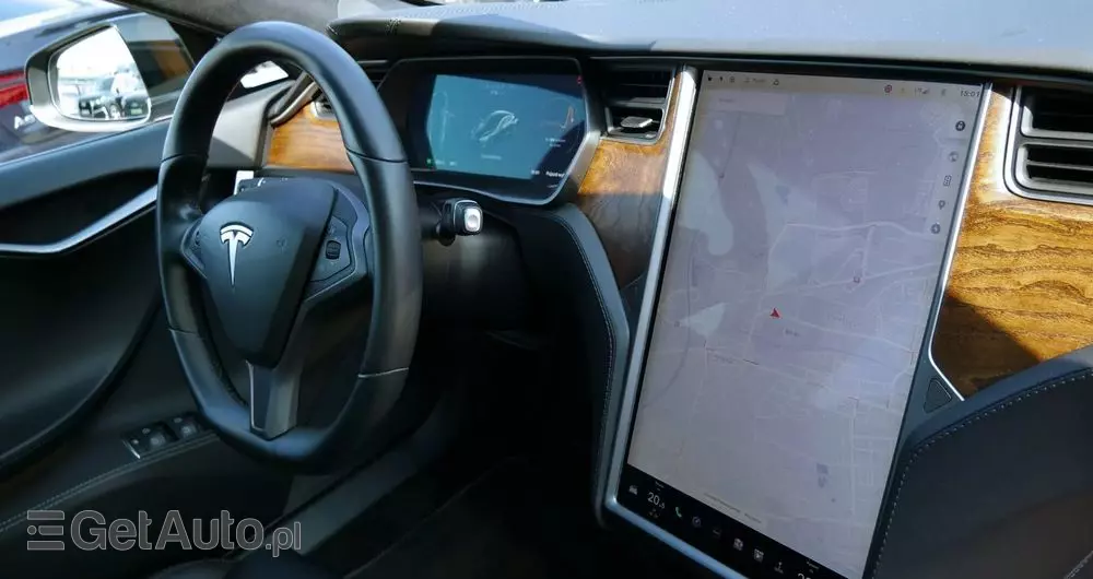 TESLA Model S Dual Motor Allradantrieb