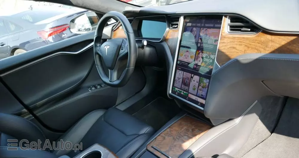 TESLA Model S Dual Motor Allradantrieb