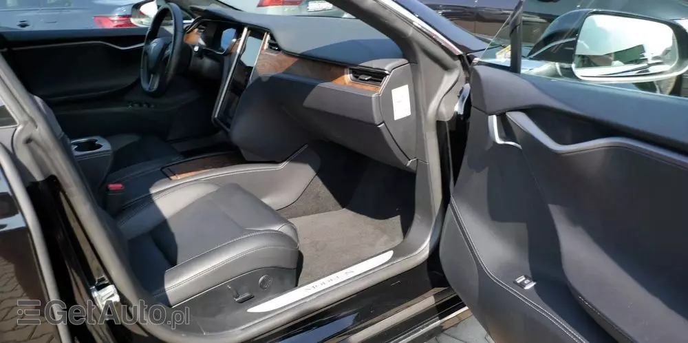 TESLA Model S Dual Motor Allradantrieb