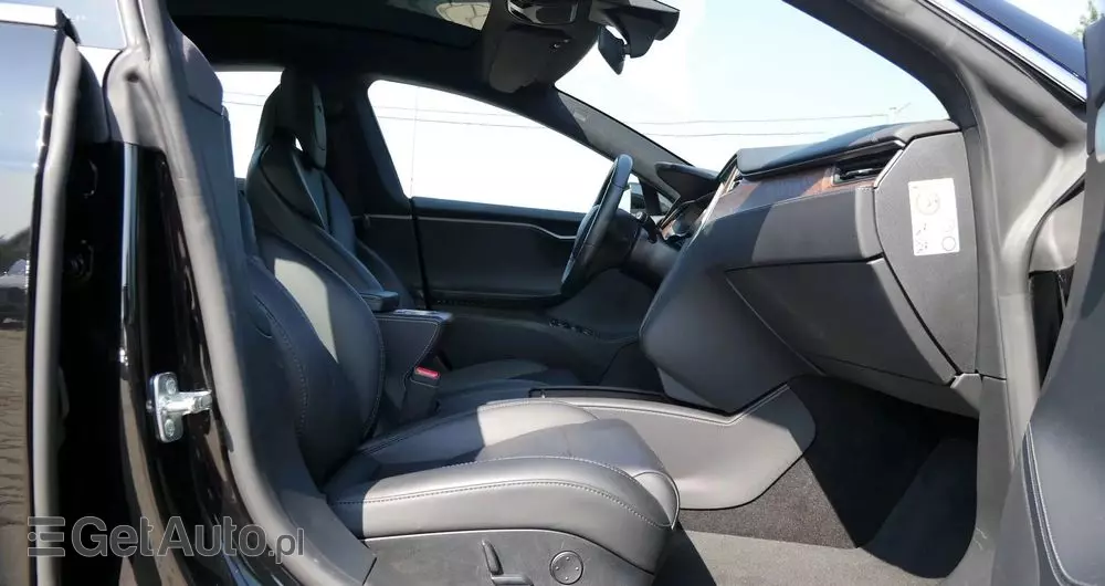 TESLA Model S Dual Motor Allradantrieb