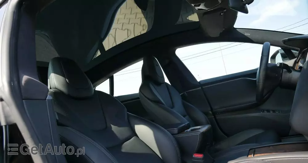 TESLA Model S Dual Motor Allradantrieb