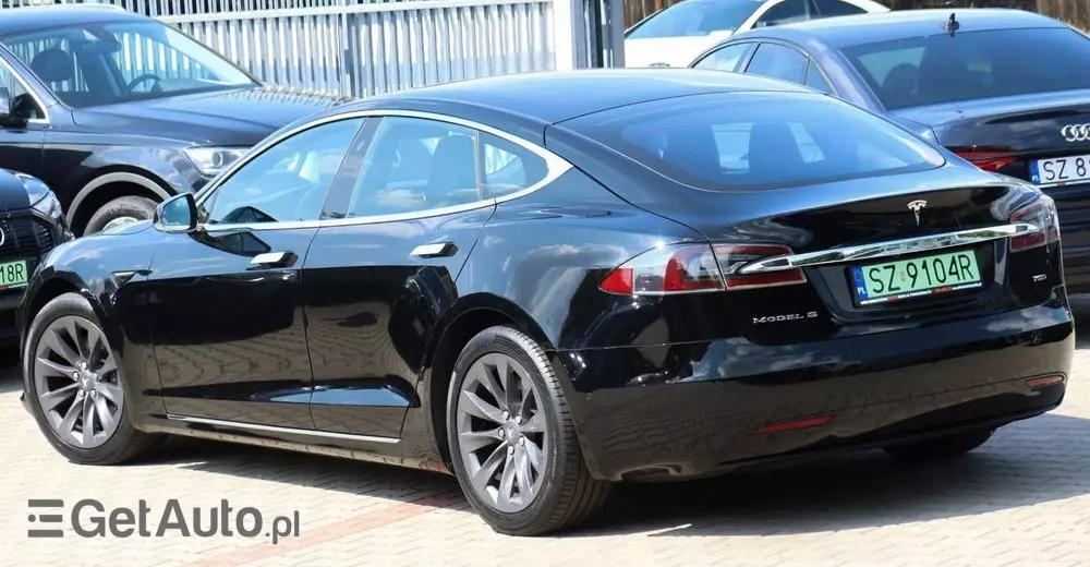 TESLA Model S Dual Motor Allradantrieb
