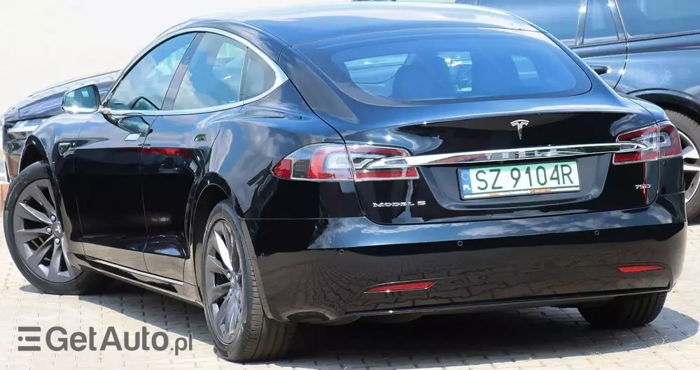 TESLA Model S Dual Motor Allradantrieb