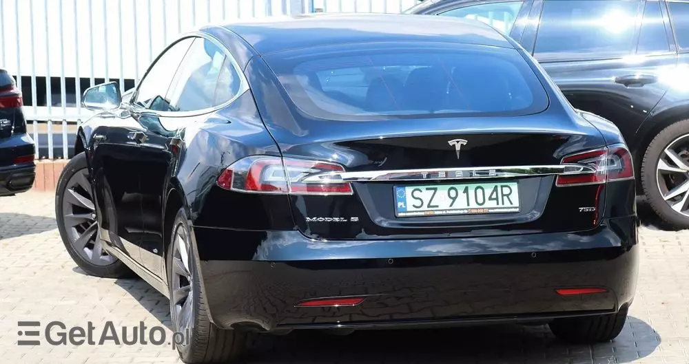 TESLA Model S Dual Motor Allradantrieb