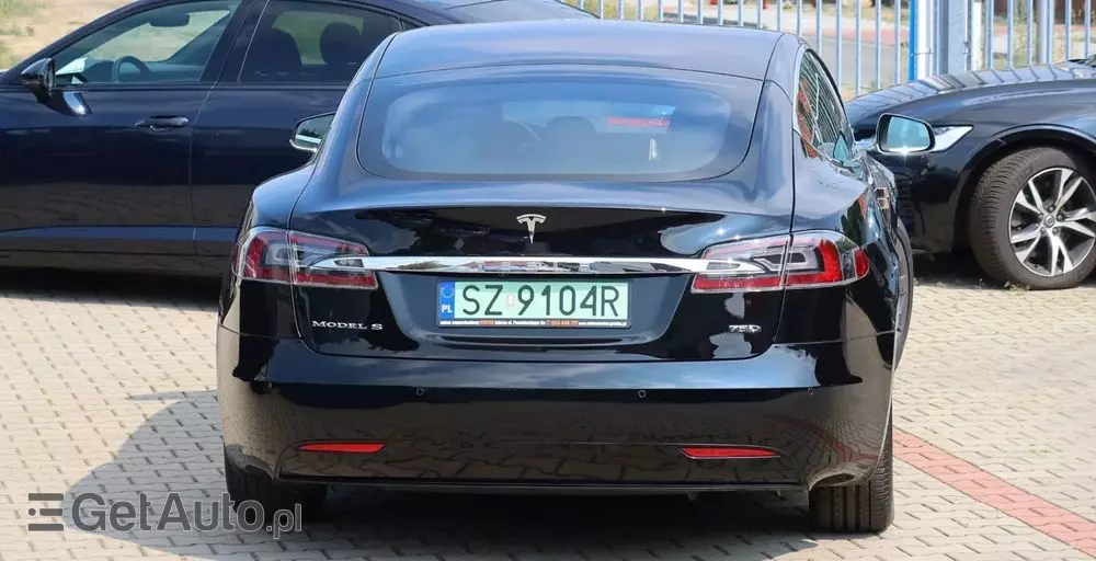 TESLA Model S Dual Motor Allradantrieb